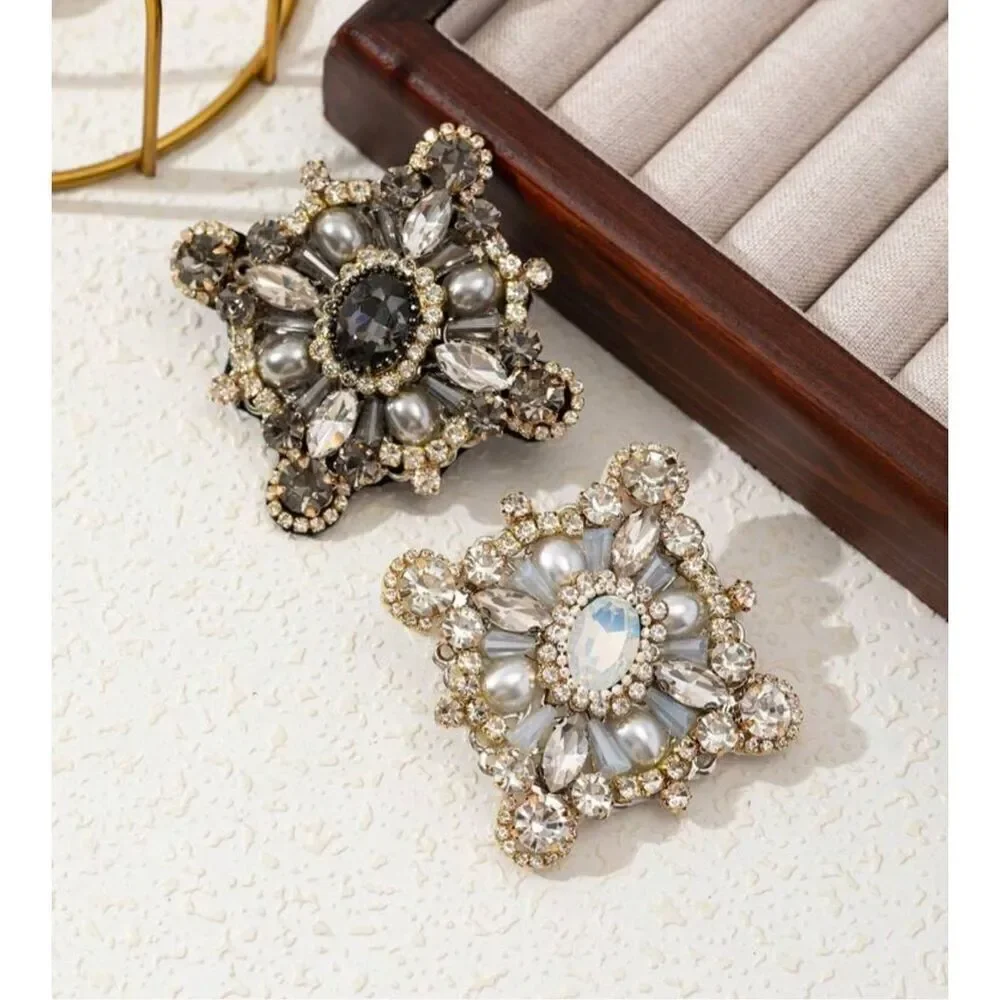 Beautiful Victorian Style Lapel Clip